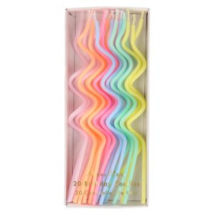 Bright and colorful silicone straws in pastel shades, perfect for beverages, displayed in a stylish box for birthdays or special events, ideal for eco-friendly party accessories.